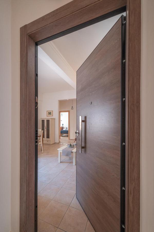 Stylish Central Renovated Apartment Heraclión Exterior foto